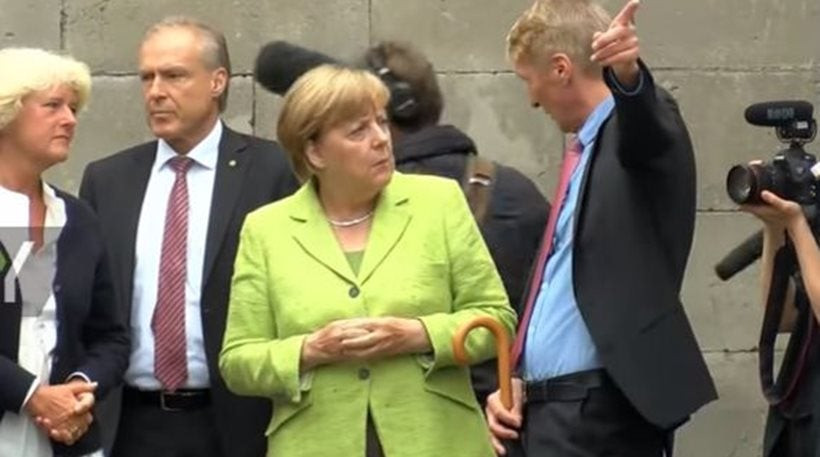 Επίσκεψη της Μέρκελ σε πρώην φυλακή της Στάζι (βίντεο)